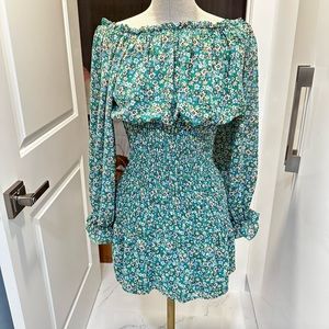 Green long sleeve ruched dress size small